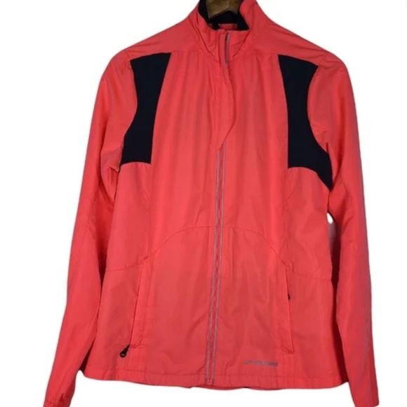 Brooks Lightweight Running Jacket Shelter Technology Neon Pink— size Medium - Picture 2 of 8
